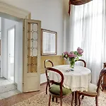 Apartment Testa Venice