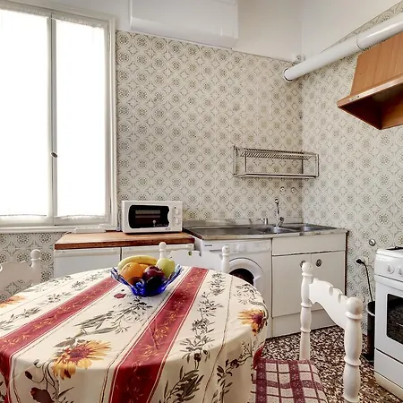 Testa Διαμέρισμα *